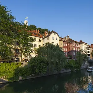 Adhoc Hostel Ljubljana